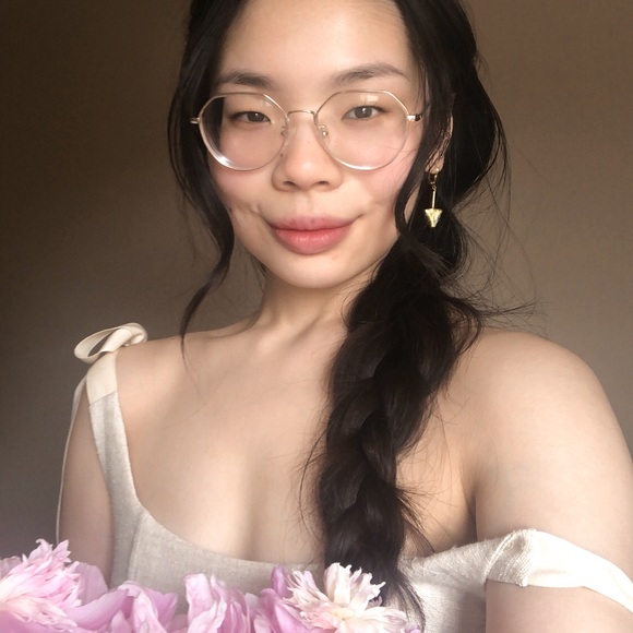 hilaryz124